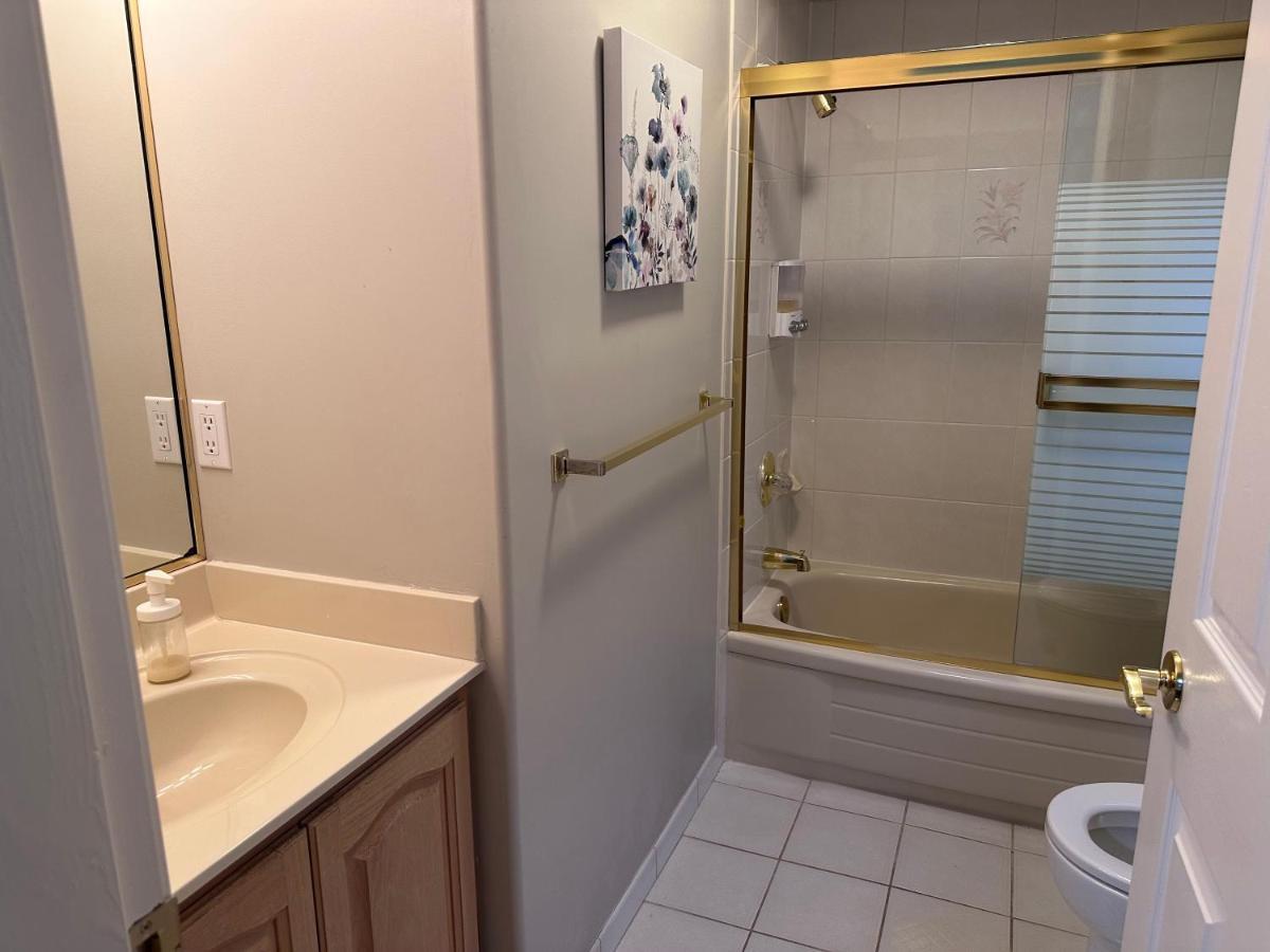 וונקובר C And D Cozy Bedroom מראה חיצוני תמונה